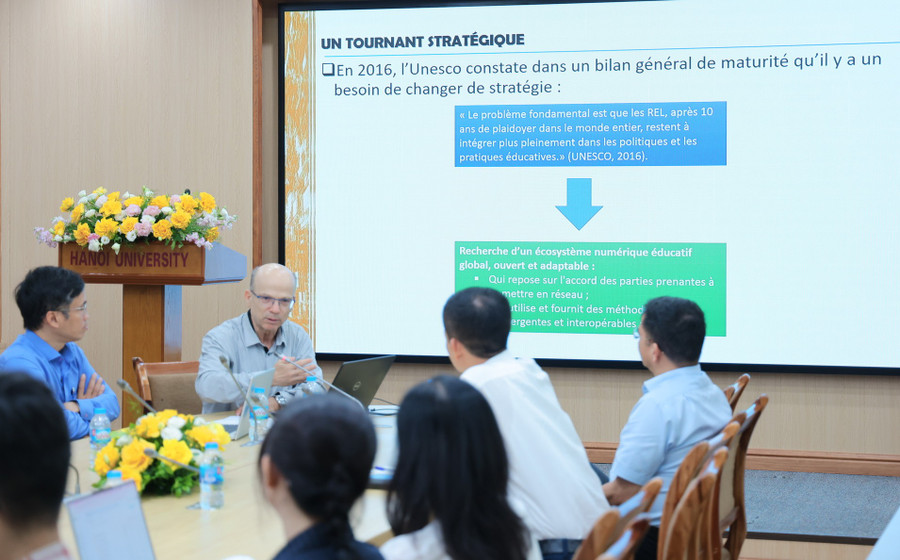TS Mokhtar Ben Henda – Đại học Bordeaux Montaigne (Pháp) chia sẻ tại Tọa đàm. hanu8796.jpg