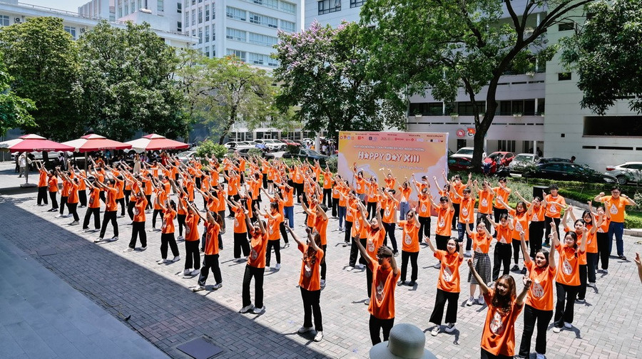 Sinh viên Trường ĐH Ngoại thương trong một hoạt động ngoại khóa.