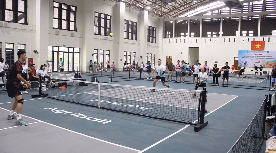 Các vận động viên cống hiến cho khán giả nhiều pha bóng đẹp mắt.