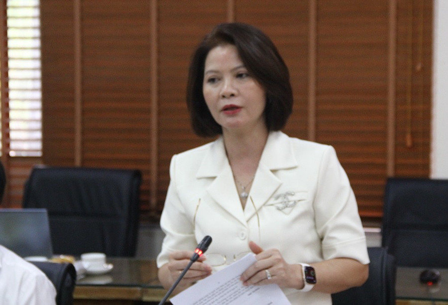 PGS.TS Nguyễn Thị Thu Hằng – Bí thư Đảng ủy, Chủ tịch Hội đồng Học viện Quản lý giáo dục góp ý tại tọa đàm. khungchienluoc-3.jpg