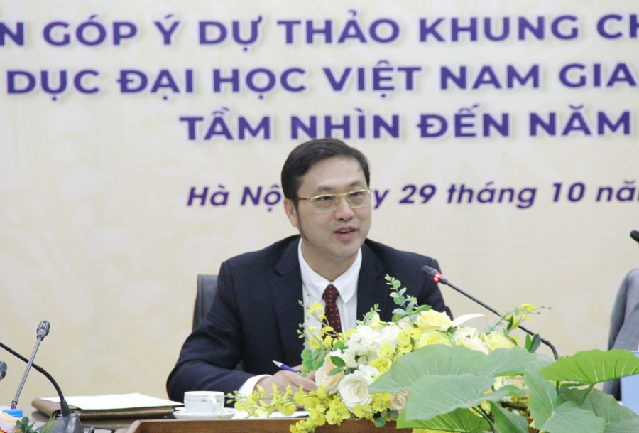 PGS.TS Phạm Văn Thuần – Giám đốc Học viện Quản lý giáo dục thảo luận tại Tọa đàm. khungchienluoc-5.jpg