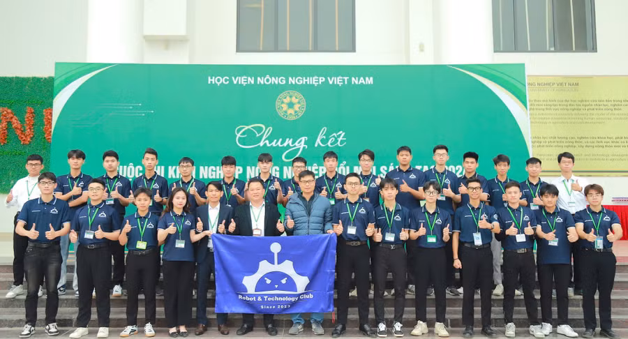 dự án: CK09-AGRICULTURAL ROBOT của thầy - trò đến từ Học viện Nông nghiệp Việt Nam xuất sắc giành giải nhất tại Cuộc thi khởi nghiệp Nông nghiệp đổi mới sáng tạo năm 2024.