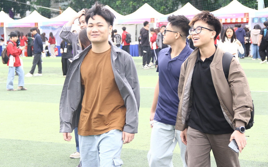 Sinh viên Trường ĐH Hà Nội háo hức đến Ngày hội việc làm – HANU Job Fair 2025.