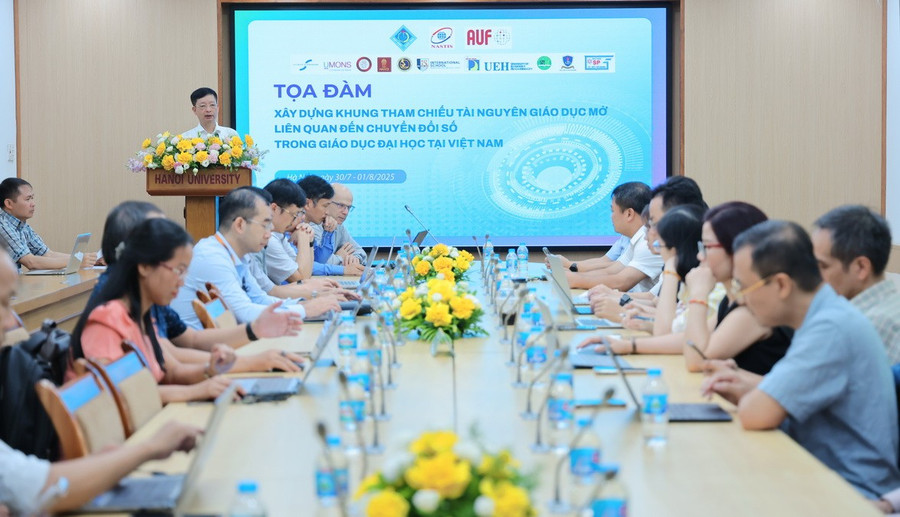 Toàn cảnh tọa đàm.