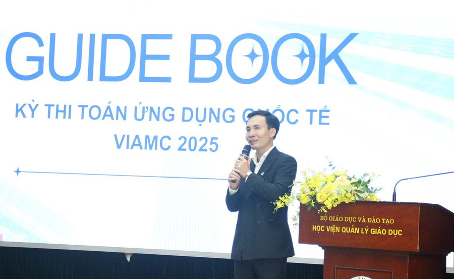 TS Đỗ Viết Tuân, phụ trách chuyên môn của Kỳ thi Toán ứng dụng quốc tế VIAMC giới thiệu về kỳ thi này. img-3918.jpg