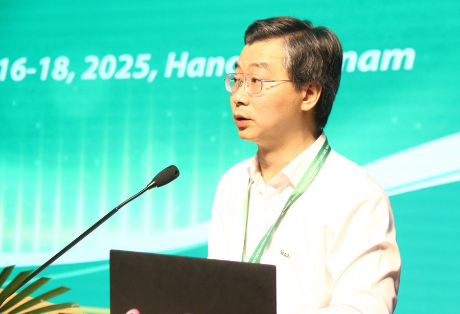TS Nguyễn Công Tiệp - Phó Giám đốc Học viện Nông nghiệp Việt Nam phát biểu tại hội thảo. img-1559.jpg