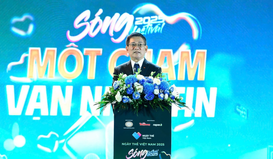 Phó Thủ tướng Hồ Đức Phớc nhấn mạnh thanh toán không tiền mặt là xu thế tất yếu, không thể đảo ngược. phothutuonghoducphoc.jpg