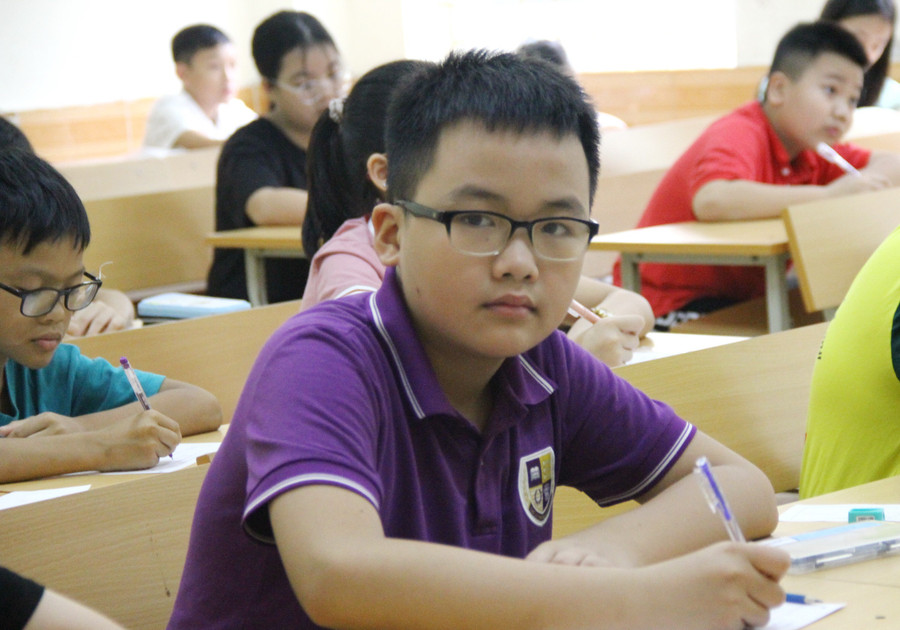 Thí sinh trong phòng thi. img-0705.jpg