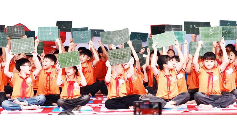 Triển khai thí điểm mô hình "Made in Việt Nam" tại Trường tiểu học Vạn Thắng (Cổ Đô, Hà Nội). tienganh.jpg
