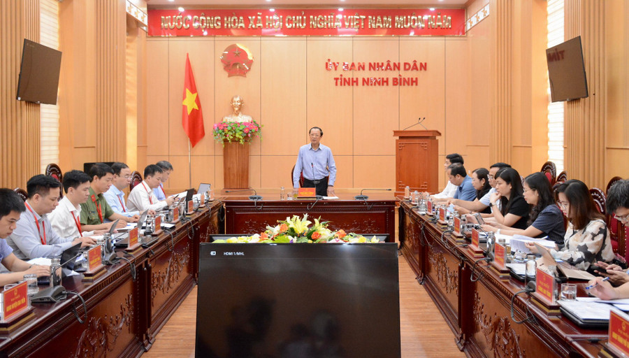 Thứ trưởng và đoàn công tác làm việc với Ban chỉ đạo thi tốt nghiệp THPT năm 2025 tỉnh Ninh Bình. dsc-8289.jpg
