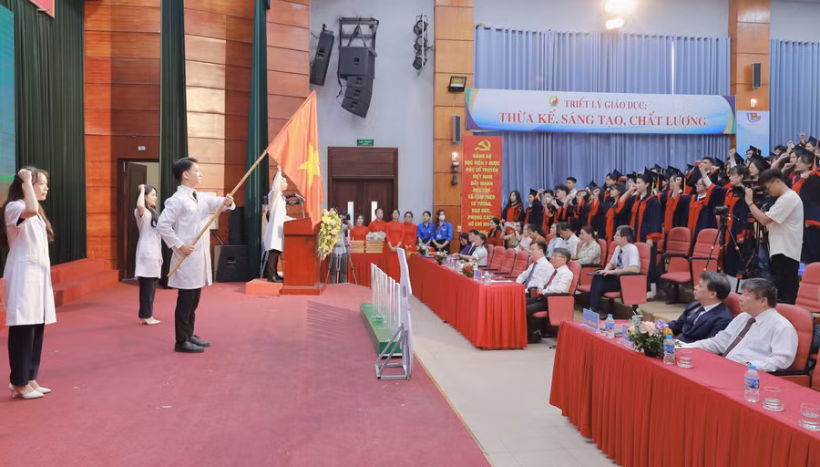 yhoccotruyen (4).JPG