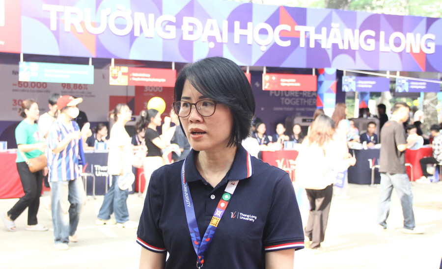 Bà Phạm Thị Kim Thư – Phó phòng Đào tạo, Trường ĐH Thăng Long. img-1714.jpg