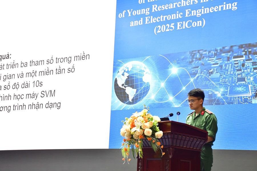 Học viên báo cáo kết quả nghiên cứu tại hội nghị. quansujpg1jpg1.jpg