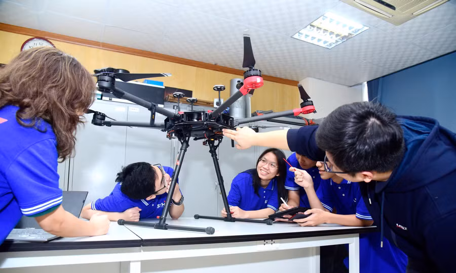 Sinh viên Trường ĐH Khoa học và Công nghệ Hà Nội. Ảnh: NTCC.