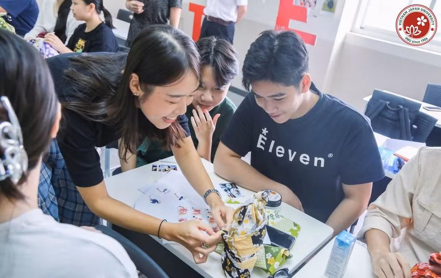 Sinh viên Trường ĐH Việt Nhật (ĐH Quốc gia Hà Nội).