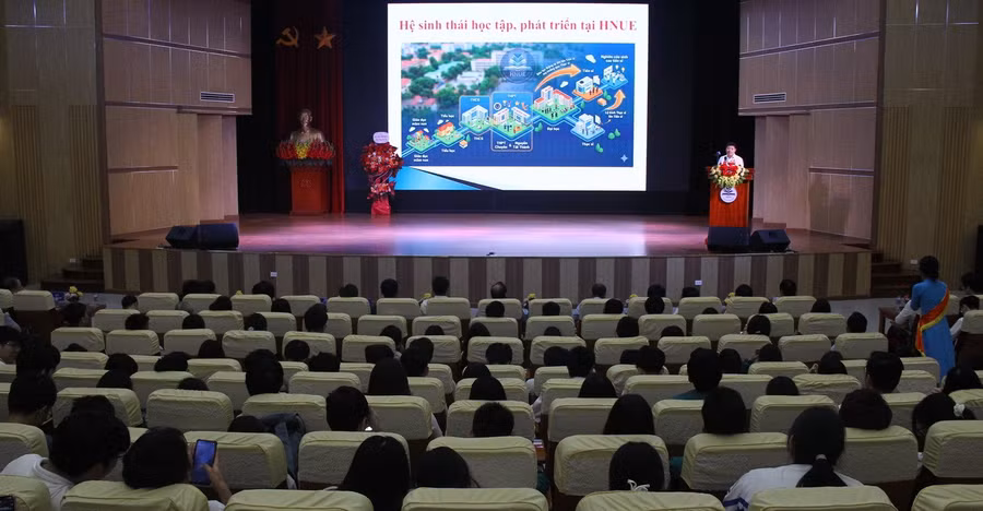 Toàn cảnh khai mạc Kỳ thi học sinh giỏi cấp Trường ĐH Sư phạm Hà Nội năm học 2025 – 2026.