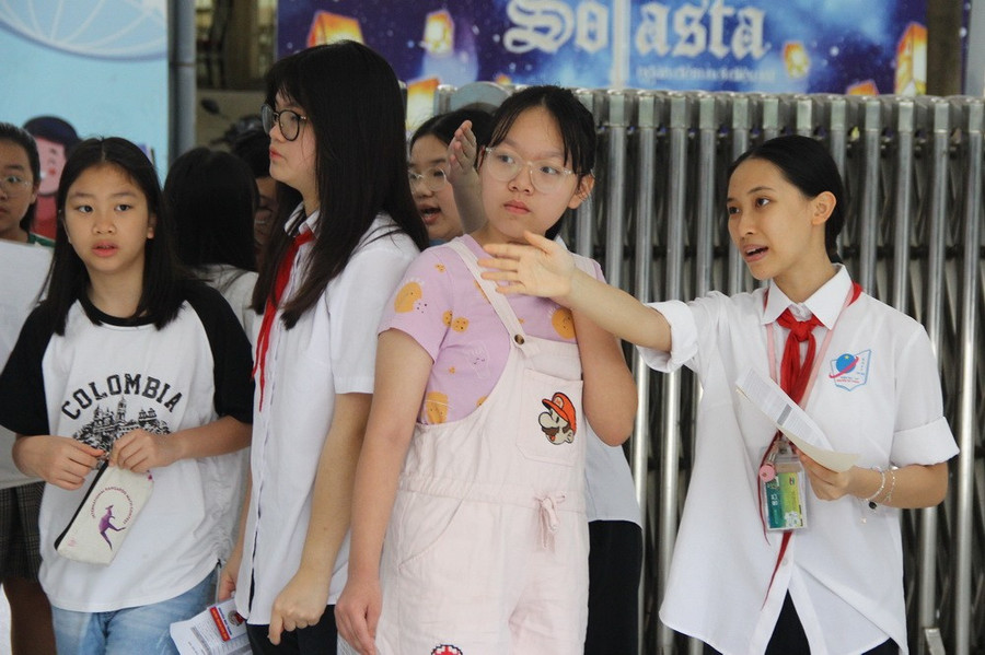 Thí sinh đến điểm thi luôn được hướng dẫn nhiệt tình, chu đáo. img-0369.jpg