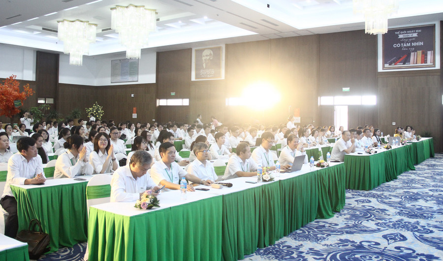 Các chuyên gia, nhà khoa học và đông đảo sinh viên Khoa Công nghệ sinh học, Học viện Nông nghiệp Việt Nam tham gia hội thảo. congnghesinhhoc-1.jpg