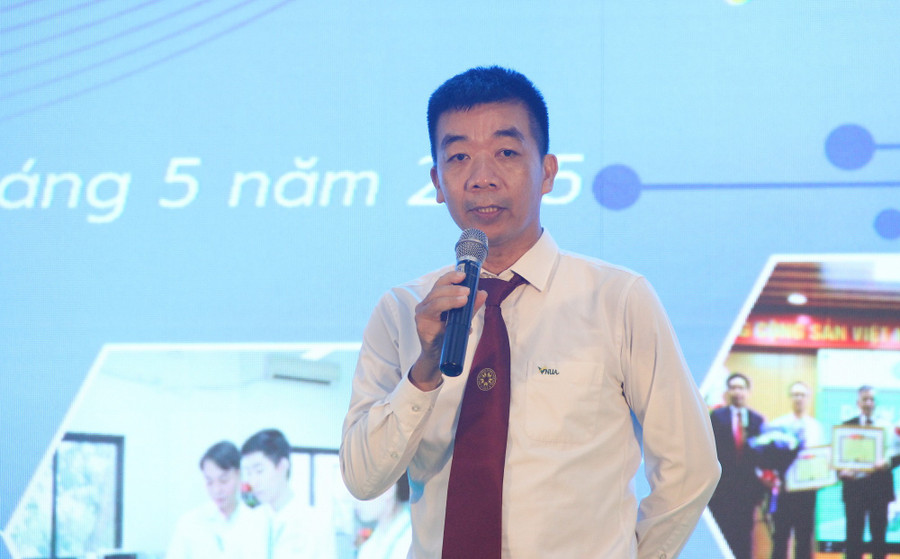 PGS.TS Nguyễn Xuân Cảnh chia sẻ tại hội thảo. congnghesinhhoc-3.jpg