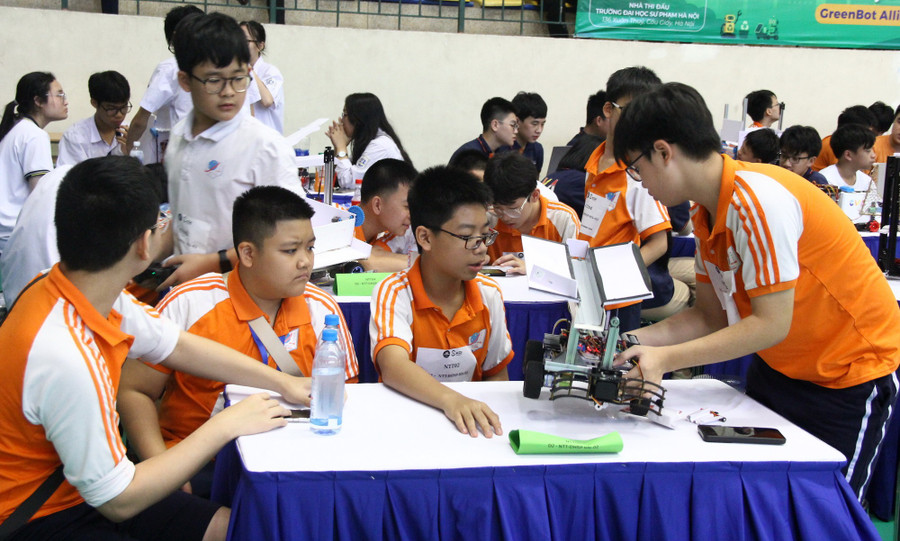 Tổng số đội thi đấu tham gia vòng loại là 44 đội, được chia thành 22 liên minh. robocon-3.jpg