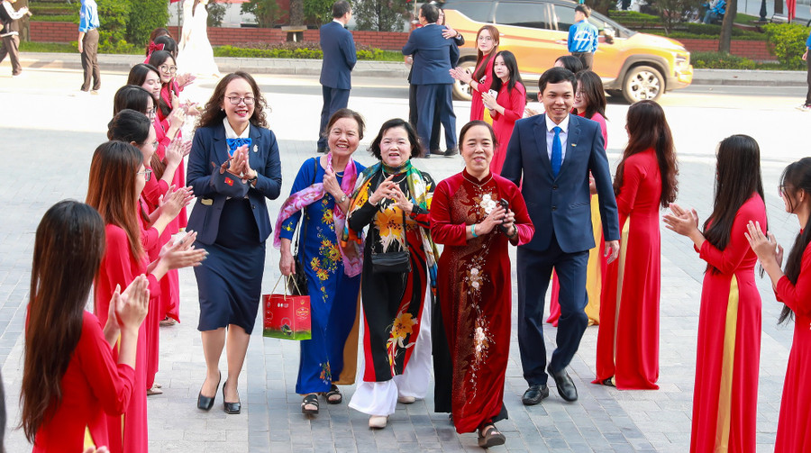 Cựu giáo chức Trường ĐH Thương mại.