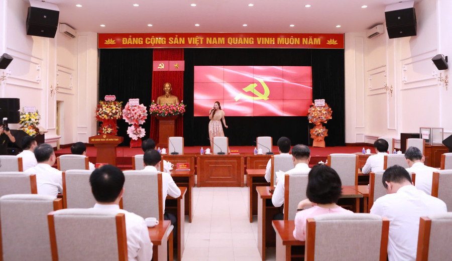 Văn nghệ chào mừng. cucquanlychatluongjpg2.jpg