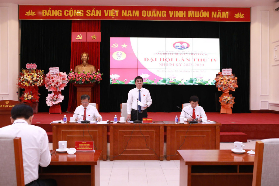 Đoàn Chủ tịch Đại hội. cucquanlychatluongjpg1.jpg
