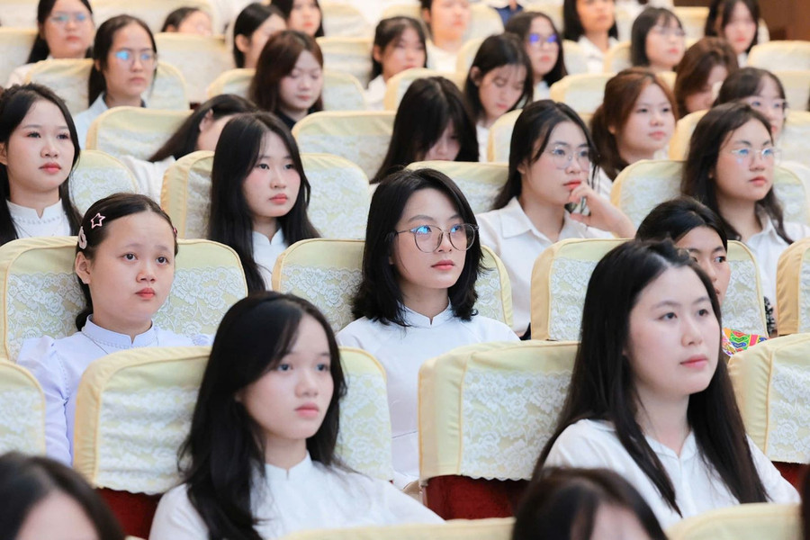 Tân sinh viên Trường ĐH Sư phạm Hà Nội. tansinhvienjpg2.jpg