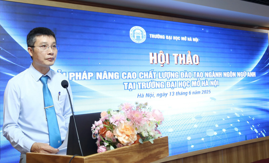 PGS.TS Hồ Ngọc Trung - Trưởng khoa Tiếng Anh, Trường ĐH Mở Hà Nội phát biểu tại hội thảo. pgsts-ho-ngoc-trung-truong-khoa-ta.jpg