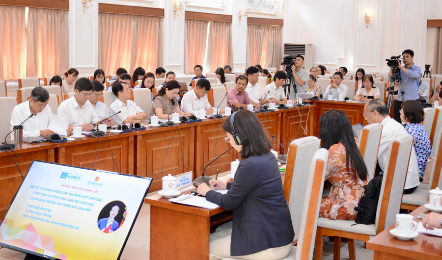 Các chuyên gia, nhà khoa học, đội ngũ nhà giáo tham dự hội thảo. dsc-0303.jpg