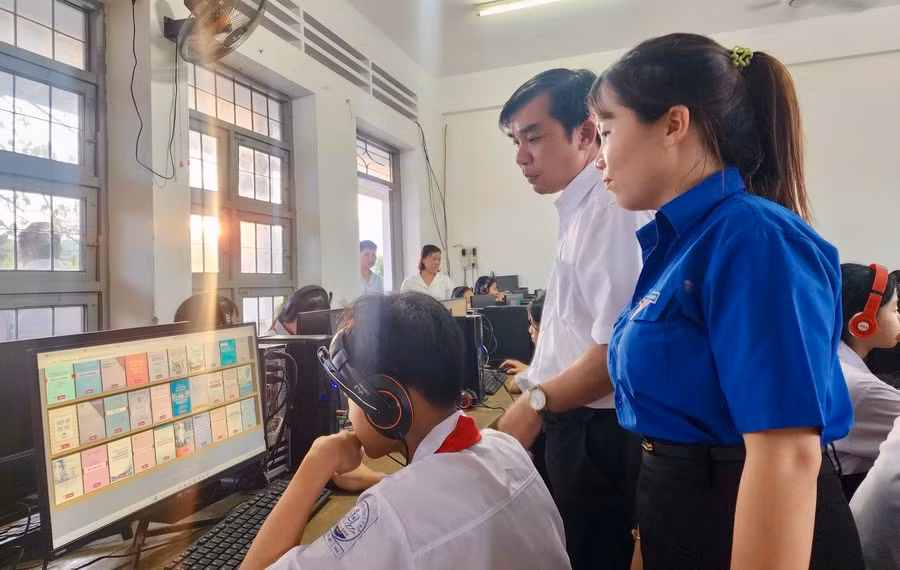 Mô hình “Thư viện số” và chương trình “Máy tính cho tương lai số” vừa được khởi động tại Trường THCS Mỹ Chánh. Ảnh: Website nhà trường.