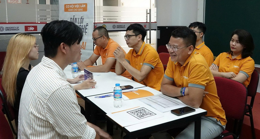 Hoạt động tư vấn, tuyển dụng giữa doanh nghiệp với sinh viên Viện Đào tạo Quốc tế (Học viện Tài chính) - ngày 20/9. ngayhoituyendungjpg2.jpg