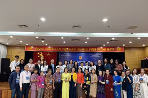 NXB Giáo dục Việt Nam phối hợp tập huấn giáo viên người Việt ở nước ngoài