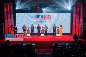 Trường Tài năng UEH.ISB: Bước đệm ra thế giới cho sinh viên Việt Nam