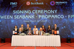 Lễ ký kết có sự tham gia của lãnh đạo các bên, Ngài đại sứ Pháp Olivier Brochet và Ngài đại sứ Hà Lan Kees van Baar