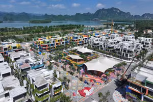  Flamingo Golden Hill với lưng tựa núi Liên Sơn, mặt hướng hồ Tam Chúc 