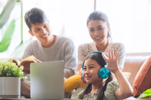 Bố mẹ luôn mong con có mùa hè cân bằng giữa học và chơi