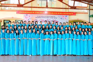 Tập thể cán bộ, giáo viên Trường MN Phú Hoà