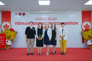 Đại diện Maple Bear Global Schools tham gia hoạt động đào tạo tại Maple Bear Việt Nam