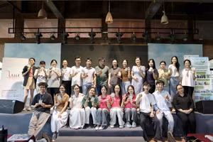 23 học viên là phóng viên trẻ, cán bộ truyền thông các tổ chức xã hội và sinh viên ngành báo chí, truyền thông tham dự khóa tập huấn Bước chân sinh thái 2025