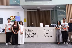 Lộ trình học tập linh hoạt từ UWE Bristol giúp sinh viên tiếp cận các trường thuộc Top 1% thế giới