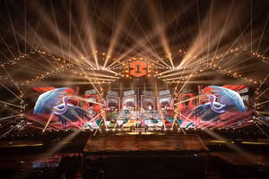 DPR IAN 'nghẹt thở' trong vòng vây của người hâm mộ Việt Nam