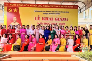 Tập thể CBGV Trường THCS Hòa Chung