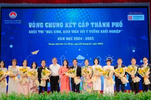 Ban Giám khảo cuộc thi là các giảng viên, chuyên gia, doanh nhân đến từ Sở GD&ĐT, các trường đại học và doanh nghiệp.