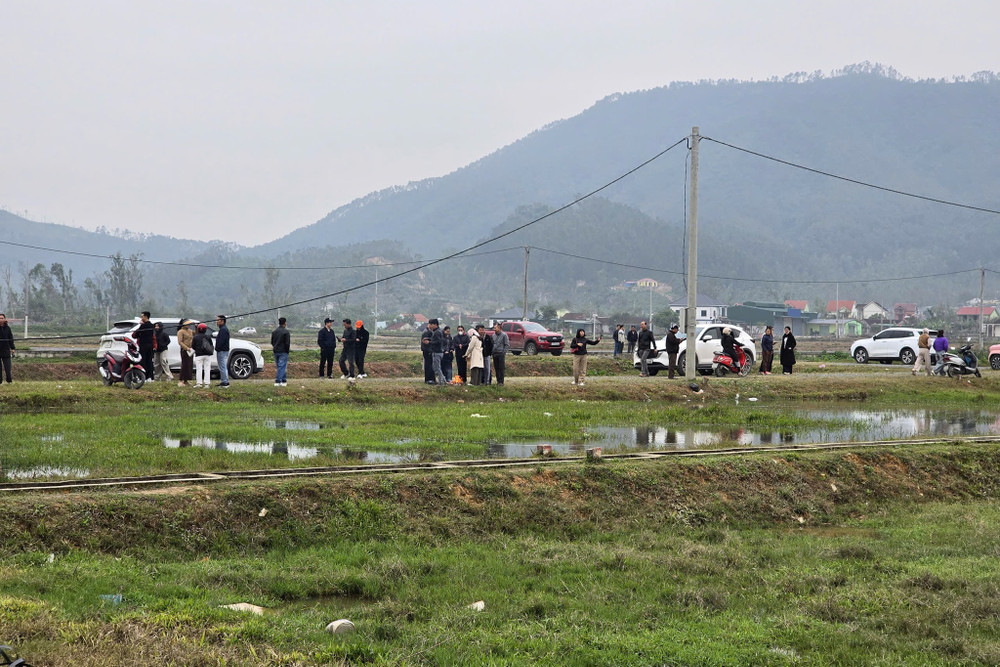 Khốn khổ vì ô nhiễm: Hàng trăm hộ dân Nghệ An mỏi mòn chờ di dời