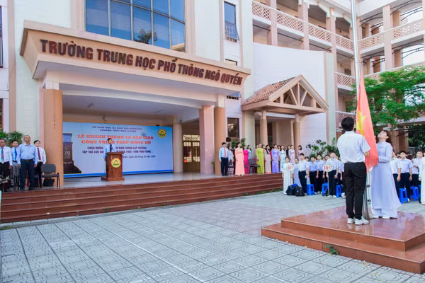 Học sinh, giáo viên Trường THPT Ngô Quyền nhiều năm qua không có vi phạm hút thuốc lá trong trường. Ảnh: NTCC