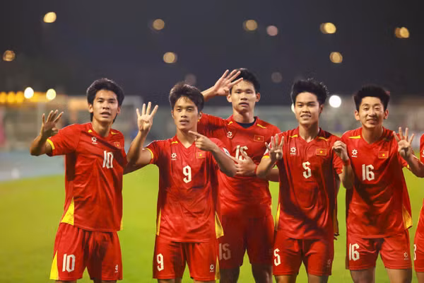 Các cầu thủ U23 Việt Nam ăn mừng chiến thắng sau trận tranh Huy chương Đồng. Ảnh: INT.
