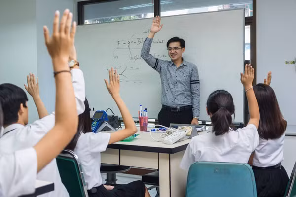 Công việc hành chính và thành tích học sinh gây ra áp lực lớn cho giáo viên Singapore.