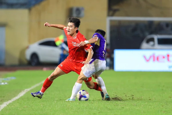 Trận Thể Công – Viettel (bên trái) thắng Hà Nội FC 1-0, vòng 14 ngày 1/3. Ảnh: VPF.