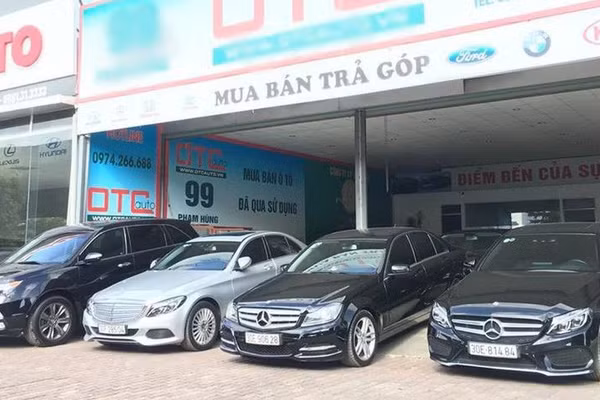 Nhiều cửa hàng kinh doanh xe cũ đang phải đối mặt với lượng tồn kho lớn do 'ế khách'.
